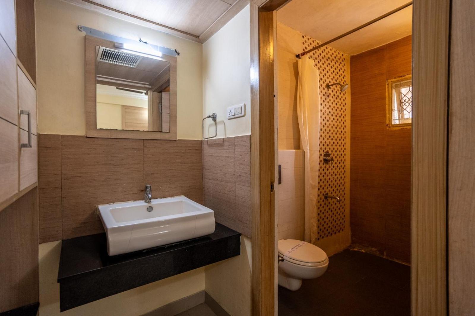 Sree Bharani Hotels Тирунелвели Екстериор снимка