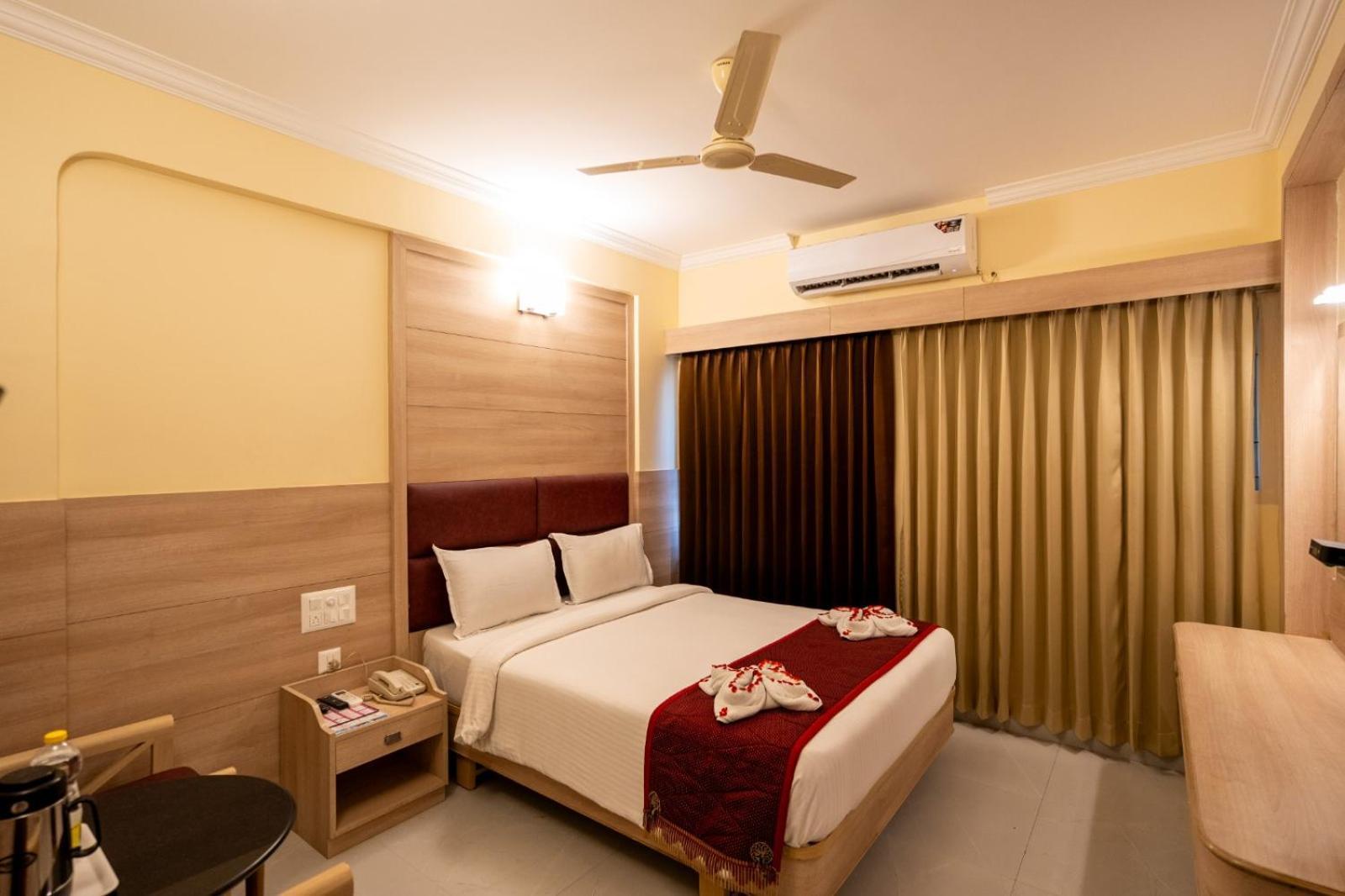 Sree Bharani Hotels Тирунелвели Екстериор снимка