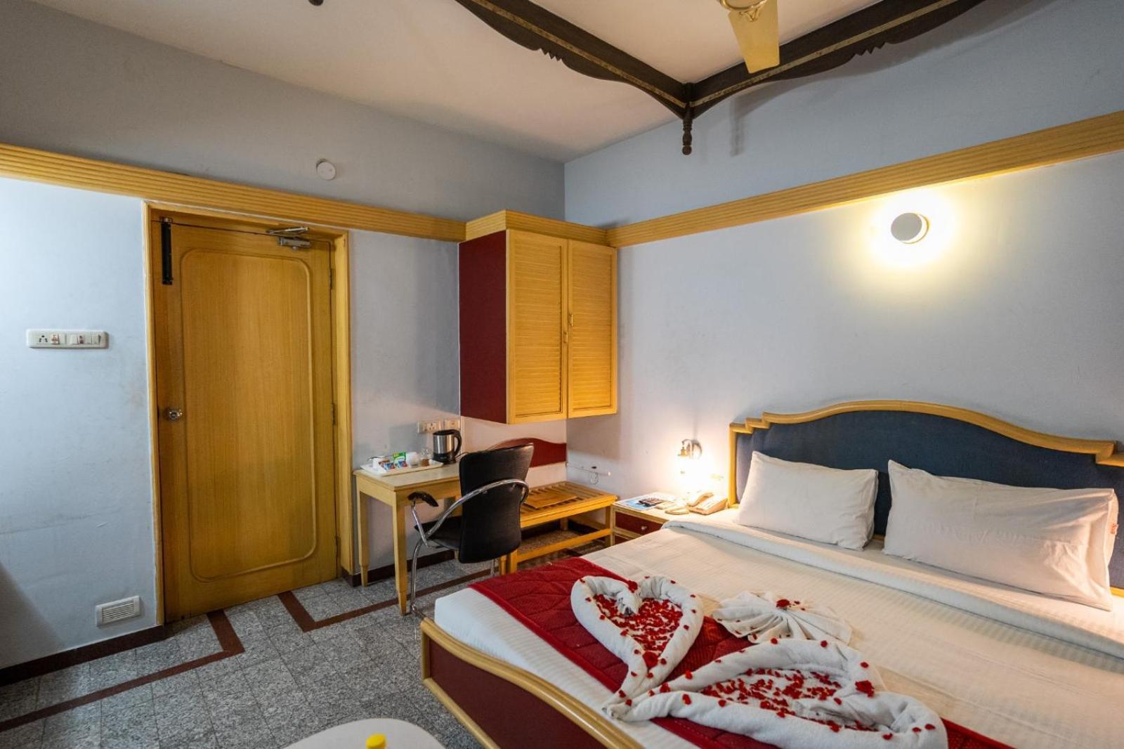 Sree Bharani Hotels Тирунелвели Екстериор снимка