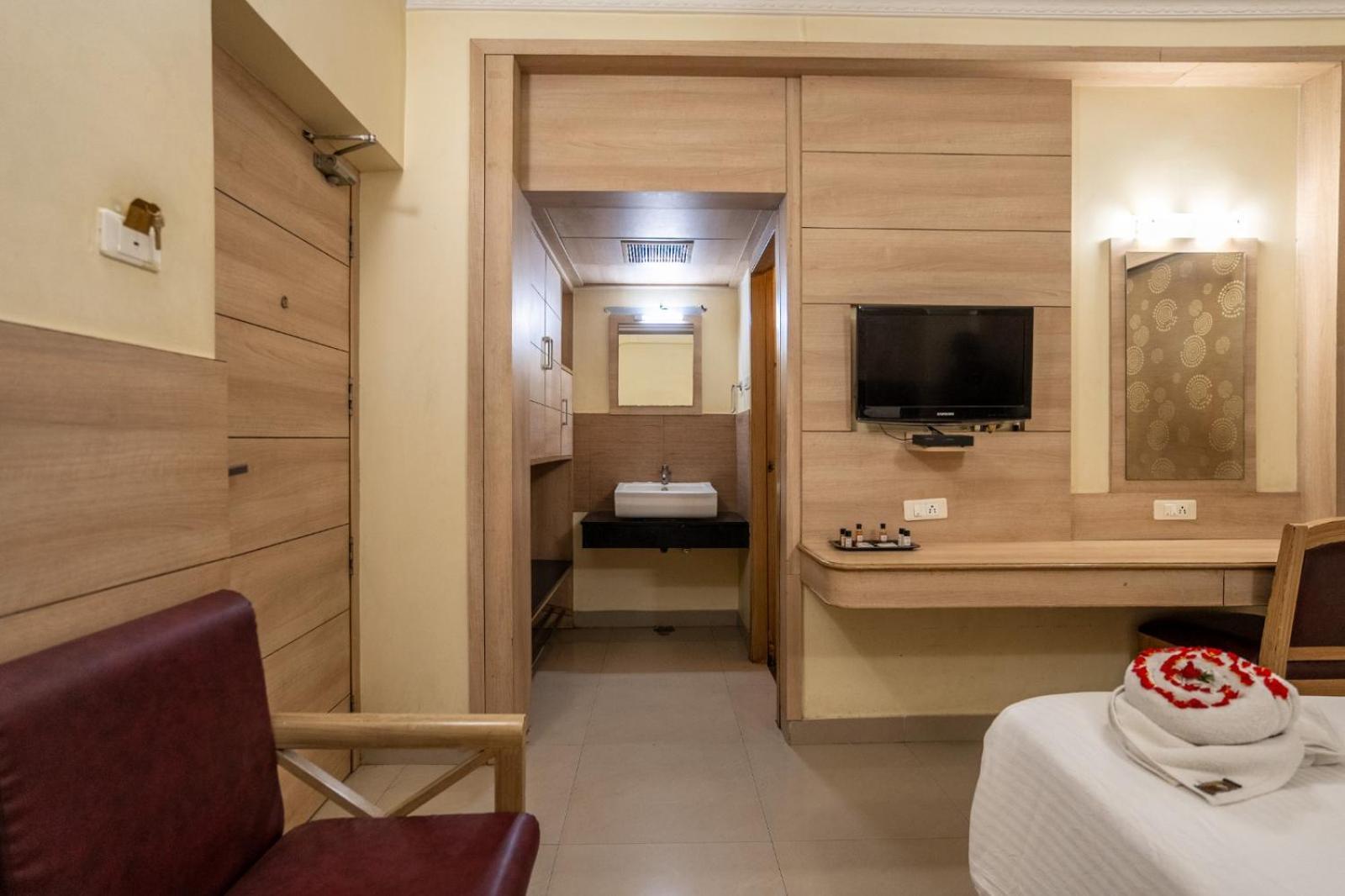 Sree Bharani Hotels Тирунелвели Екстериор снимка