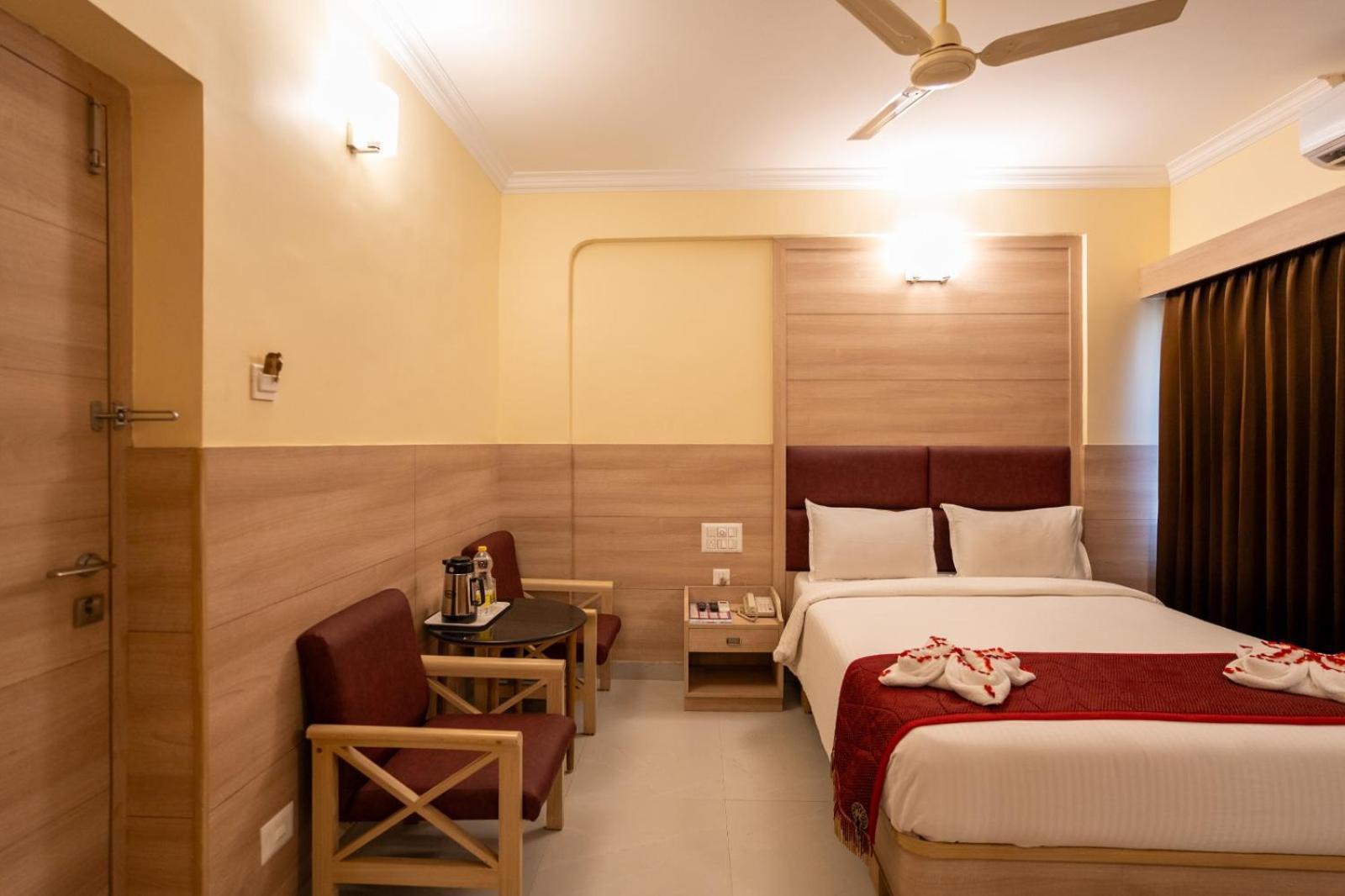 Sree Bharani Hotels Тирунелвели Екстериор снимка