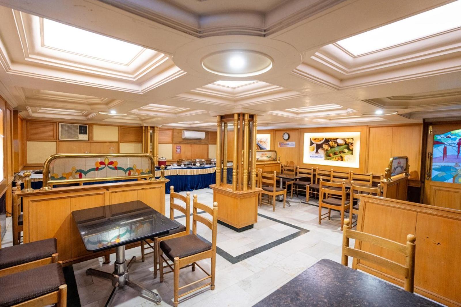 Sree Bharani Hotels Тирунелвели Екстериор снимка