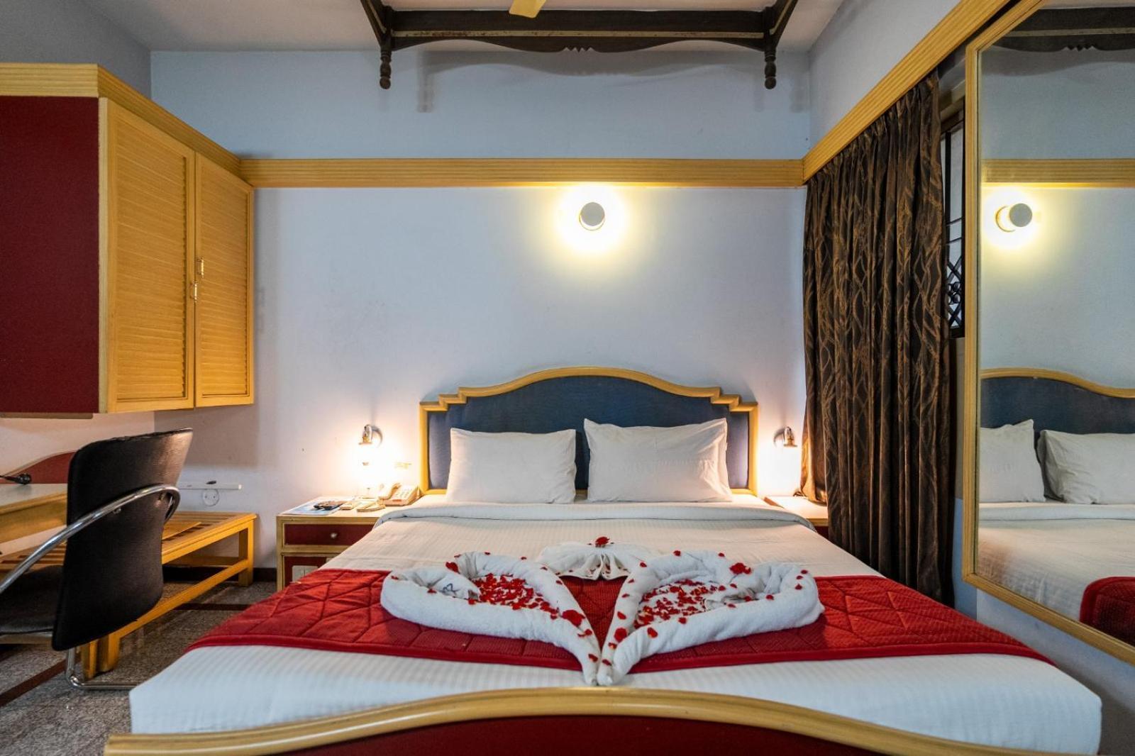 Sree Bharani Hotels Тирунелвели Екстериор снимка