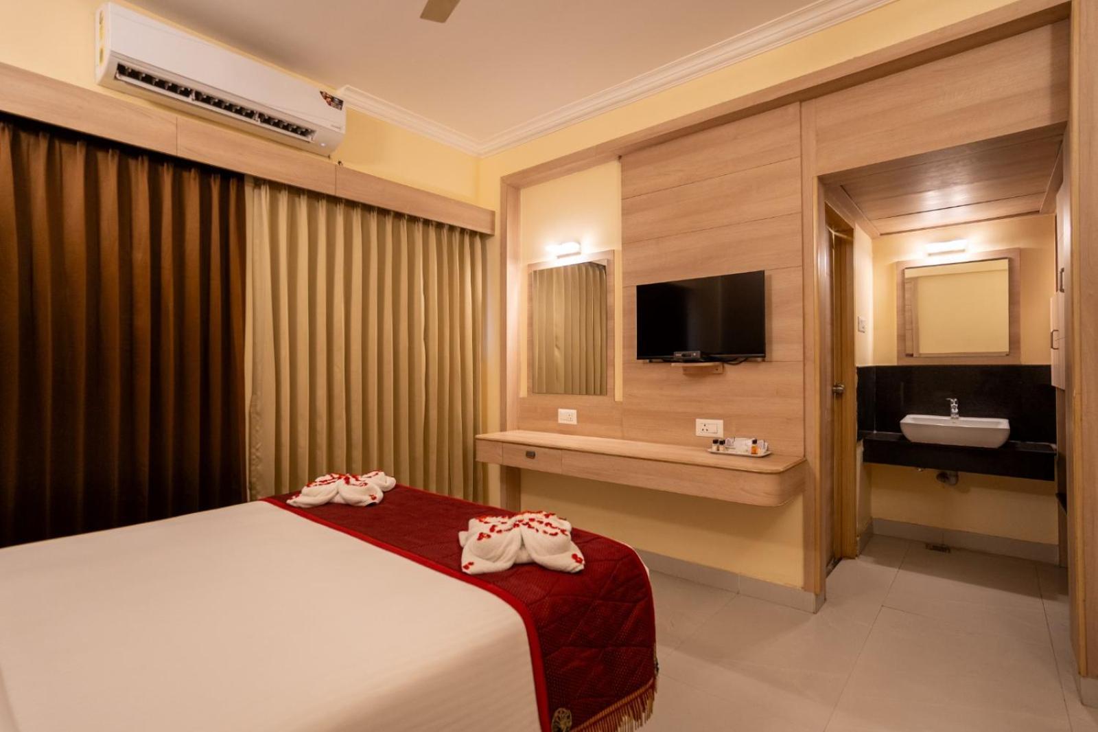 Sree Bharani Hotels Тирунелвели Екстериор снимка
