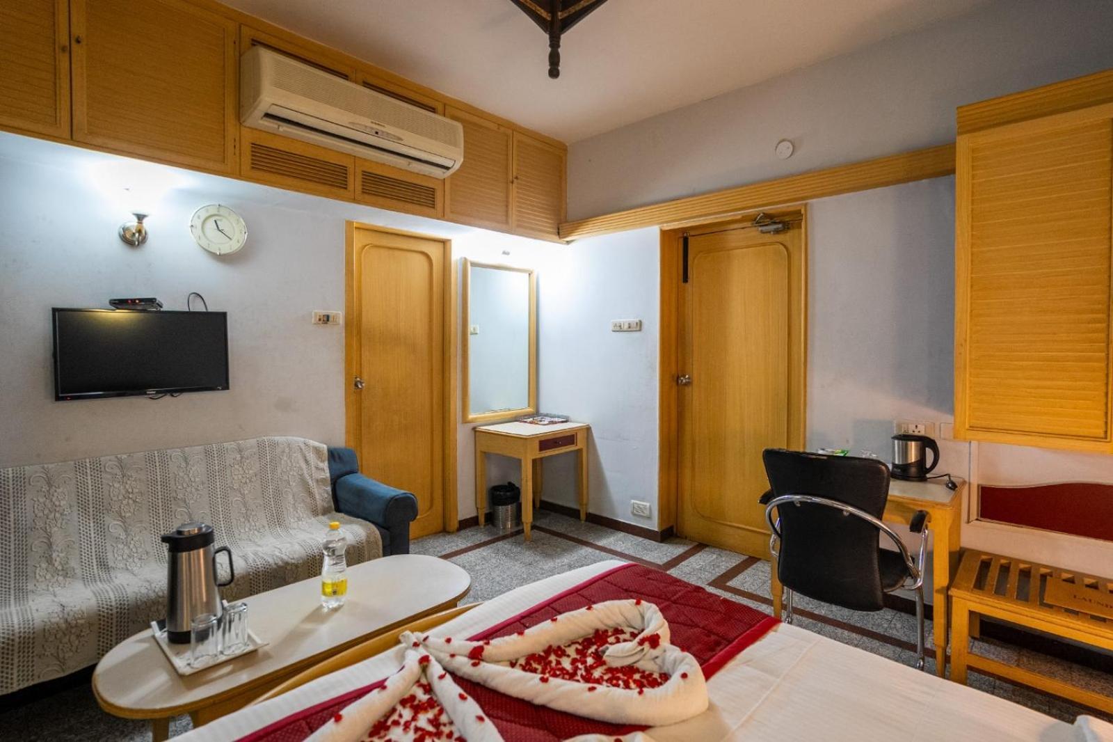 Sree Bharani Hotels Тирунелвели Екстериор снимка
