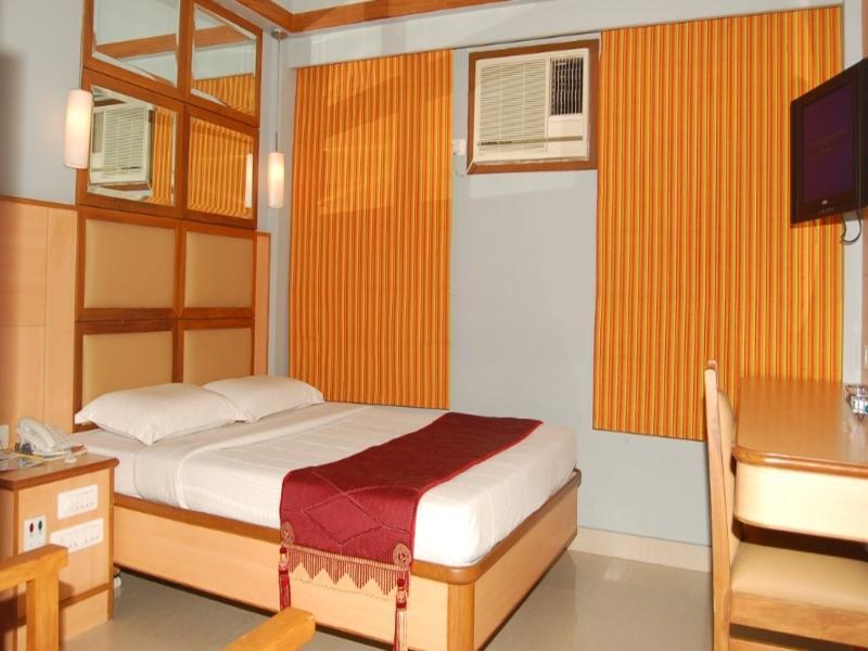 Sree Bharani Hotels Тирунелвели Екстериор снимка
