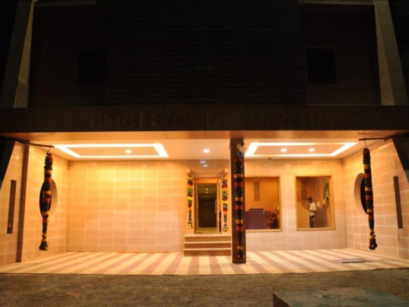 Sree Bharani Hotels Тирунелвели Екстериор снимка