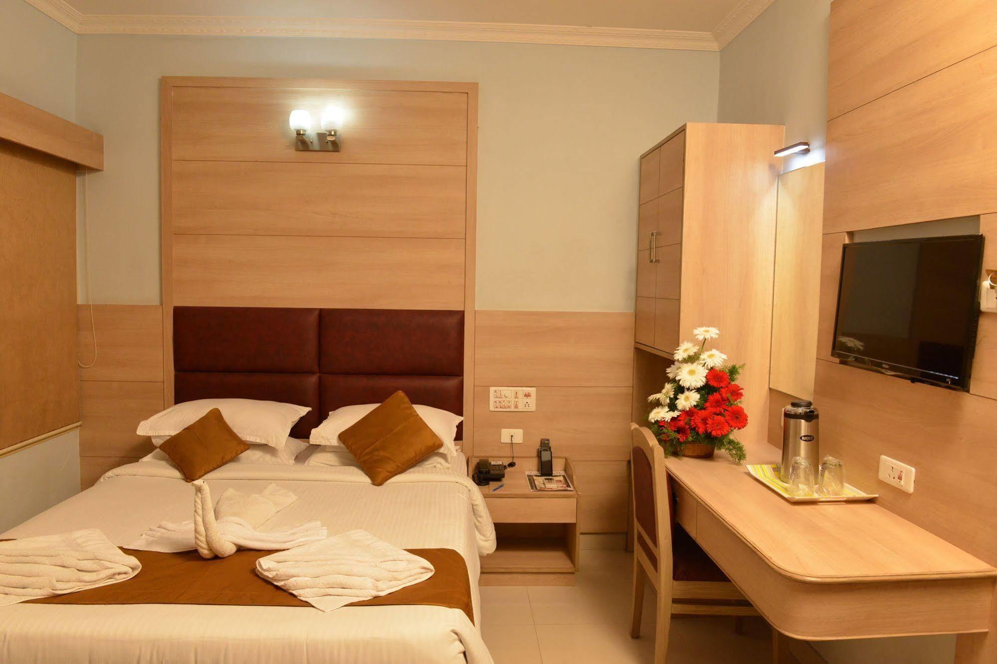 Sree Bharani Hotels Тирунелвели Екстериор снимка
